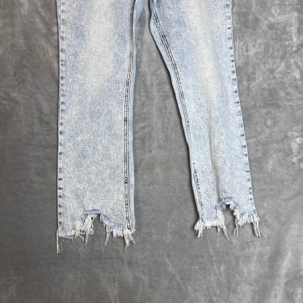 Vervet Jeans Selena High Rise Straight Leg Light Acid Wash Frayed Hem 28 - Picture 5 of 12